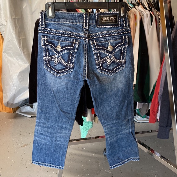 Miss Me - Style Irene Capri  Color Davenport - Picture 2 of 4